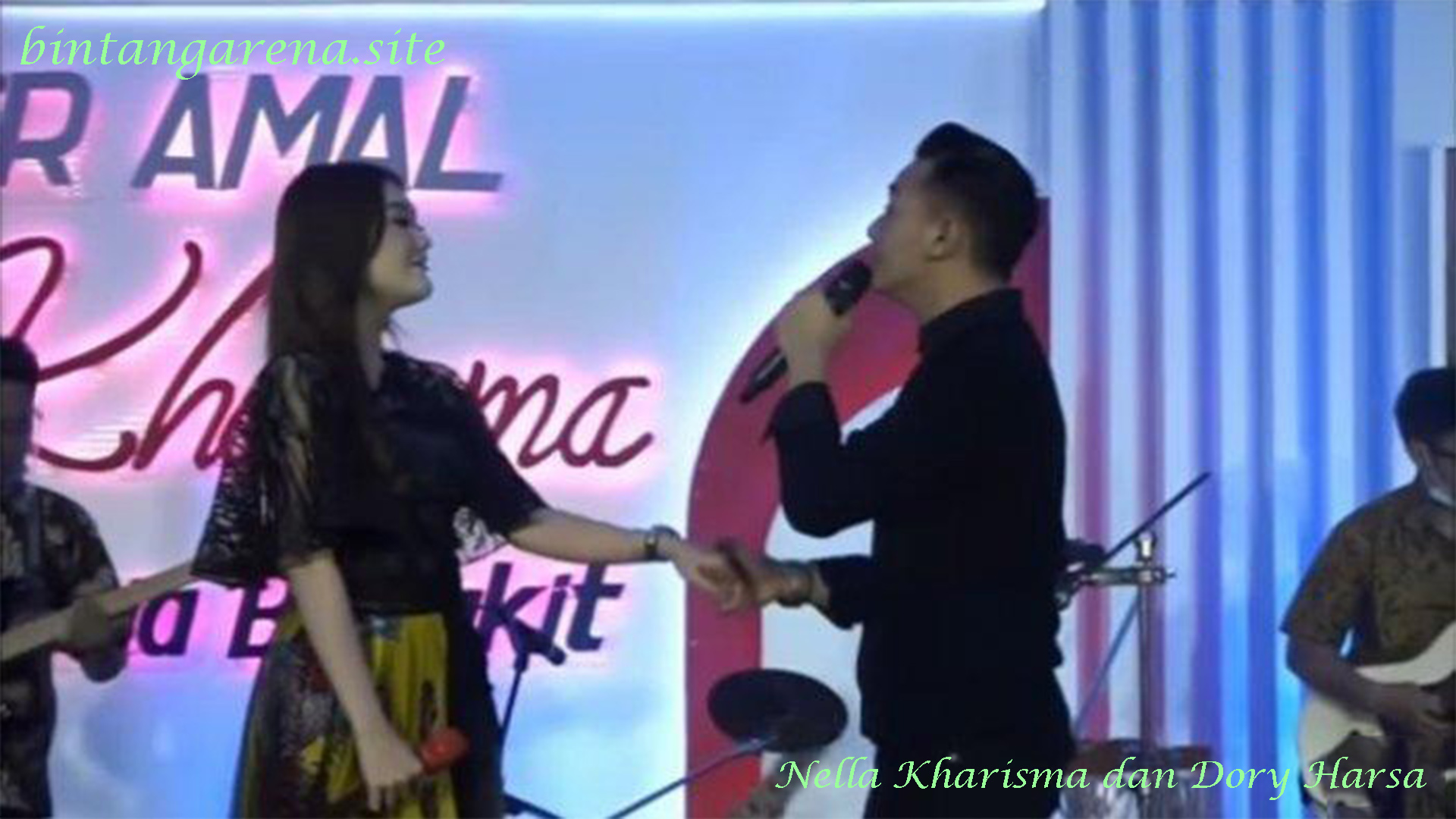 Nella Kharisma dan Dory Harsa
